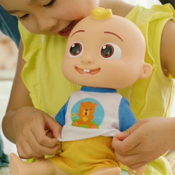 Cocomelon Deluxe Interactive JJ Doll - Picture 2 of 7